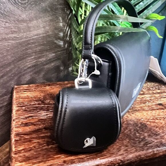 lululemon athletica Cactus Leather Alternative Mini Bag 1.2L in Black. NWT! - Picture 6 of 16